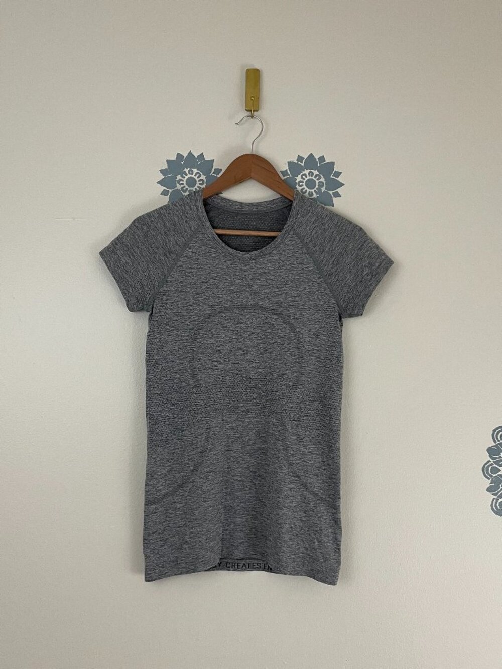 Lululemon Swiftly Tech Short Sleeve Crew Top Heathered Gray Size 6